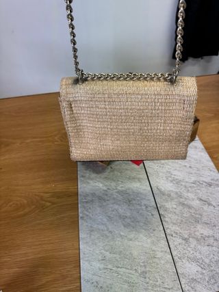 Borsa donna beige con dettagli oro