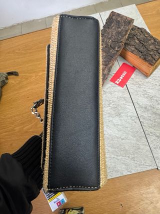 Borsa donna beige con dettagli oro