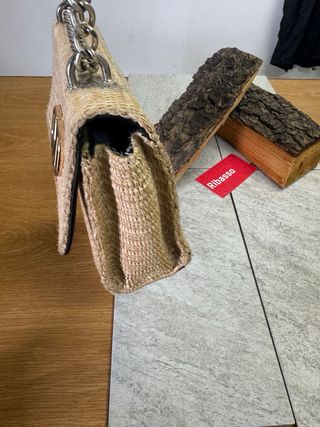 Borsa donna beige con dettagli oro