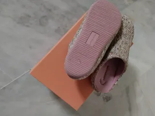 Zapatillas casa mujer beige y rosa