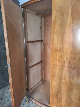 Armario rústico de madera