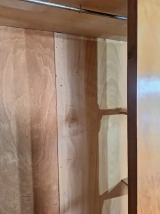 Armario rústico de madera