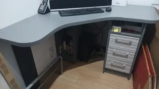 Escritorio esquinero gris