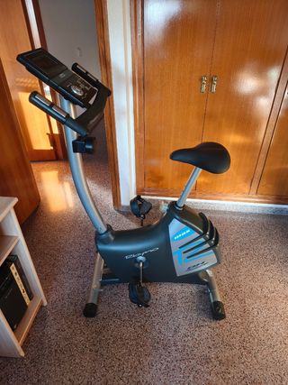 Bicicleta Estática BH Fitness Modelo MAX RHYNO