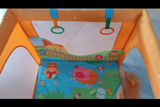 Parque infantil Chicco con gatera