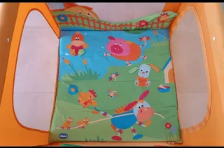 Parque infantil Chicco con gatera