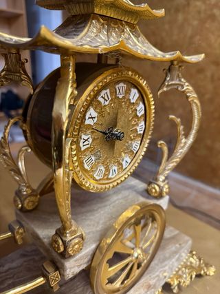 Reloj escultura carro chino bronce y mármol