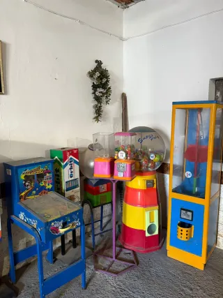 Lote 10 Máquinas de Bolas y repuesto