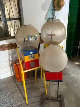 Lote 10 Máquinas de Bolas y repuesto