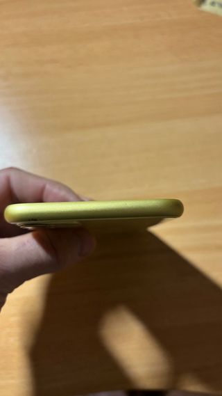 Chasis iPhone 11 Amarillo