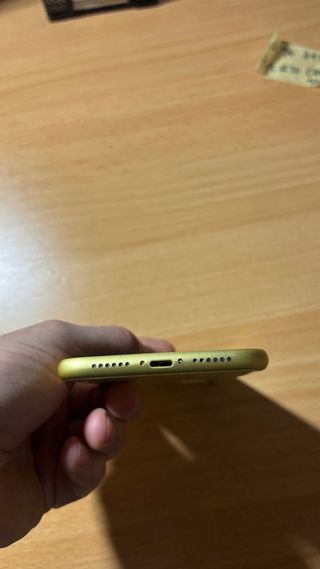 Chasis iPhone 11 Amarillo