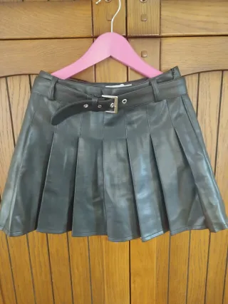 Falda de cuero plisada niña