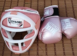 Casco e guantoni boxe bambina rosa