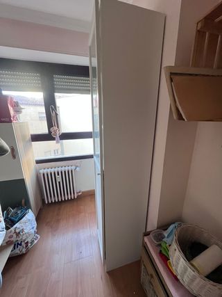 Vitrina IKEA Blanca y Madera