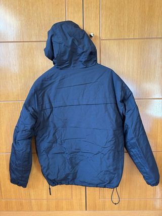 Chaqueta acolchada con capucha negro-estilo anorak