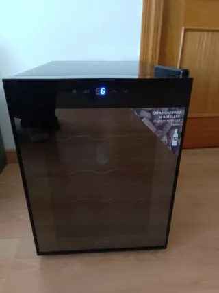 Nevera vinos Cecotec Grandsommelier 12 botellas