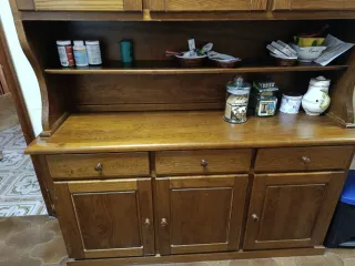 Alacena de cocina de madera y cristal