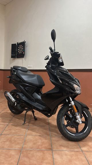 Moto Yamaha Aerox 49cc Negra