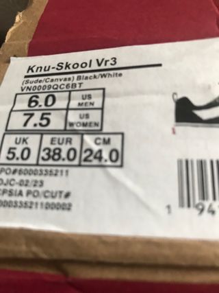 Zapatillas Vans Negras y Blancas Nuevas