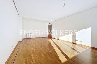 Piso en alquiler en Montecarmelo en Madrid