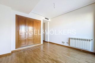 Piso en alquiler en Montecarmelo en Madrid