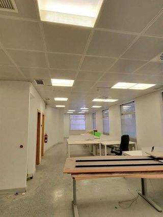 Local comercial en alquiler en Cortes - Huertas en Madrid