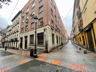 Local comercial en alquiler en Cortes - Huertas en Madrid