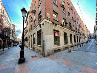 Local comercial en alquiler en Cortes - Huertas en Madrid