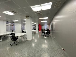 Local comercial en alquiler en Cortes - Huertas en Madrid