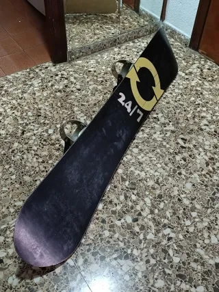 Tabla Snowboard 156cm 24/7 Suiza con fijaciones L