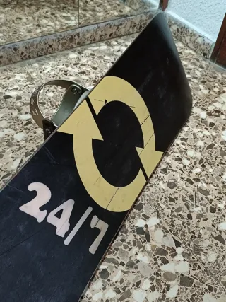 Tabla Snowboard 156cm 24/7 Suiza con fijaciones L