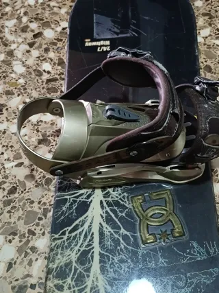 Tabla Snowboard 156cm 24/7 Suiza con fijaciones L