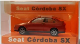 5 SEAT ESCALA 1:87 Y CARTEL MICHELIN