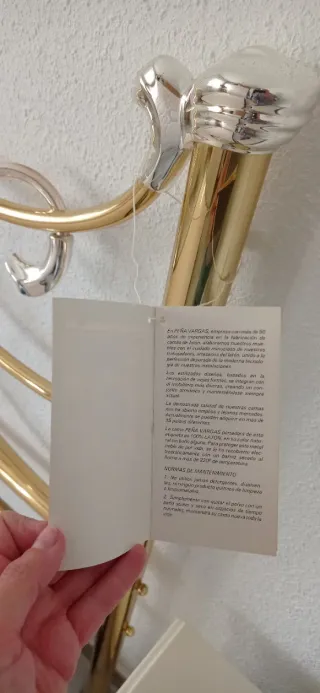 Dormitorio completo: cama, somier y mesitas