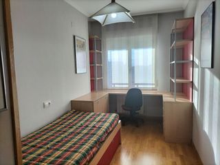 Piso en alquiler en Hermanos Falcó - Sepulcro Bolera en Albacete