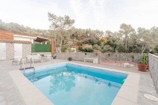 Chalet en venta en Molins de Rei