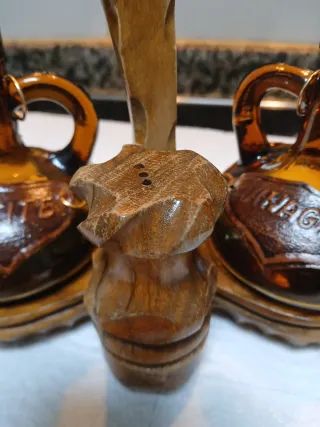 Aceitera y Vinagrera Antigua Madera y Cristal