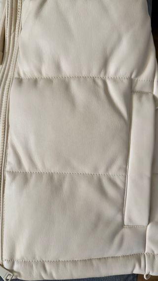 Chaleco corto polipiel beige