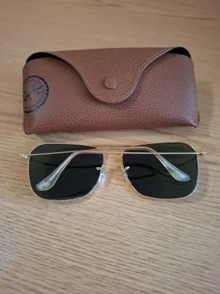 Gafas de sol Ray-Ban doradas y verdes