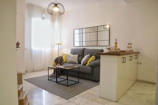 Piso en alquiler en Parque Alcosa - Jardines del Edén en Sevilla