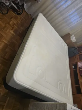 Base tapizada y colchón 150