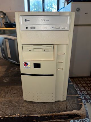 Antiguo pc pentium mmx