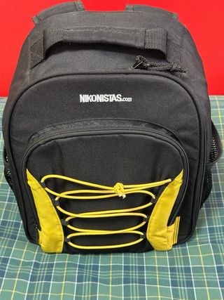 Cámara Réflex Nikon D3100 con objetivos y mochila