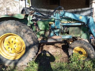 Tractor John Deere 2120 con pala