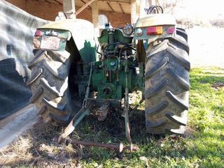 Tractor John Deere 2120 con pala