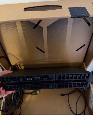 PS4 (PlayStation 4) Negra + Mando