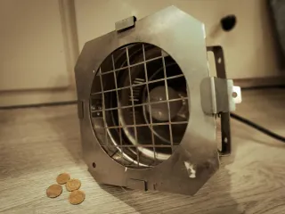 Foco, lámpara de estudio antiguo aluminio.