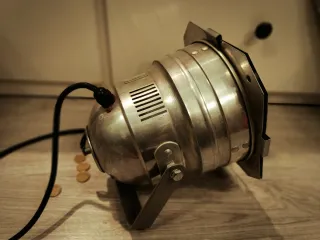 Foco, lámpara de estudio antiguo aluminio.