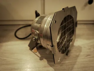 Foco, lámpara de estudio antiguo aluminio.