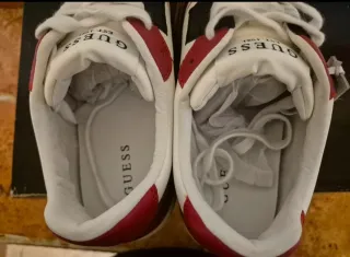 Zapatillas Guess Rojas y Blancas